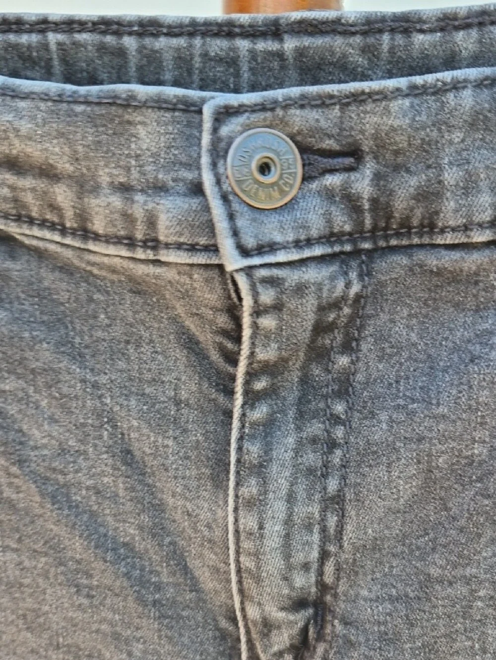 OshKosh B'gosh Kids Straight Baggy Jeans in Washed Black Size 10